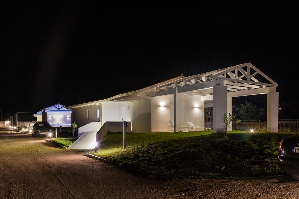 White Villas Douneika  エクステリア 写真