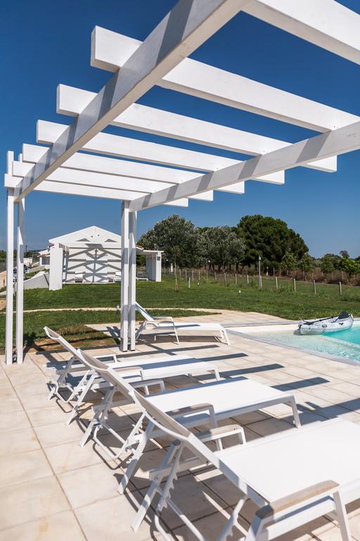 White Villas Douneika  エクステリア 写真